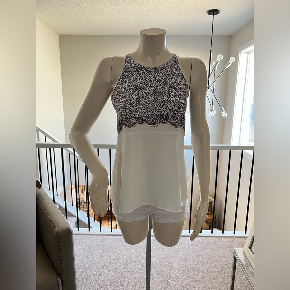 BCBGMaxAzria Monochrome Patterned Top - Picture 2 of 10
